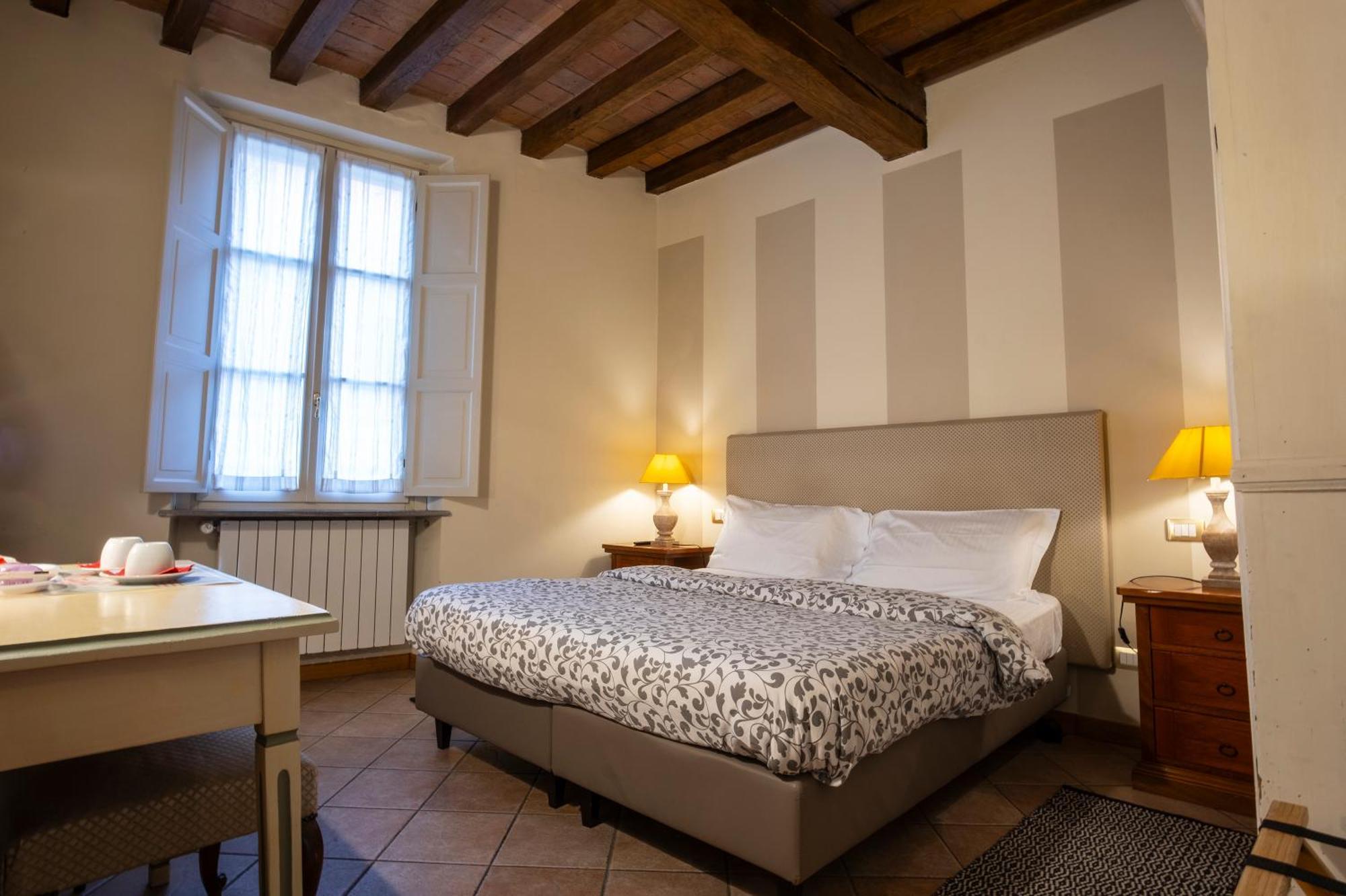 Hotel Il Cortiletto Plasencia Exterior foto