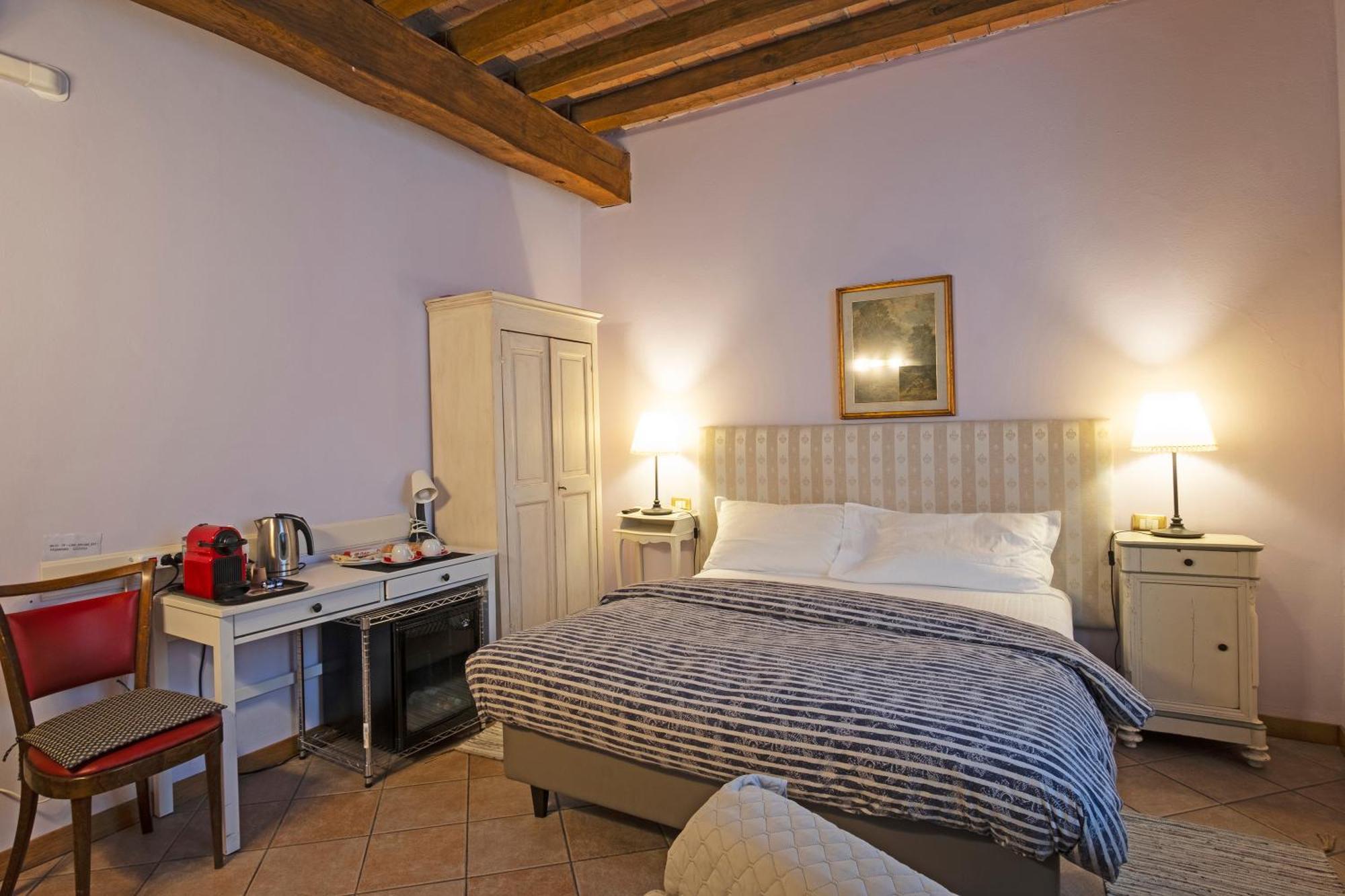 Hotel Il Cortiletto Plasencia Exterior foto