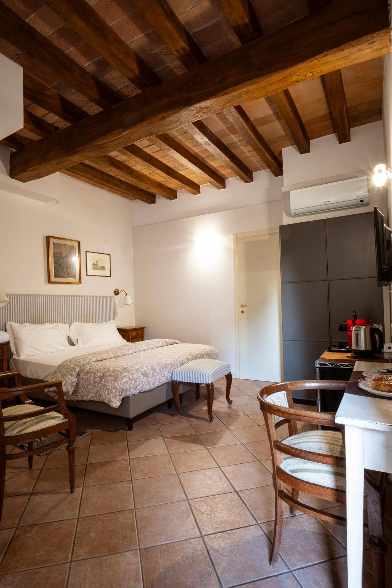 Hotel Il Cortiletto Plasencia Exterior foto
