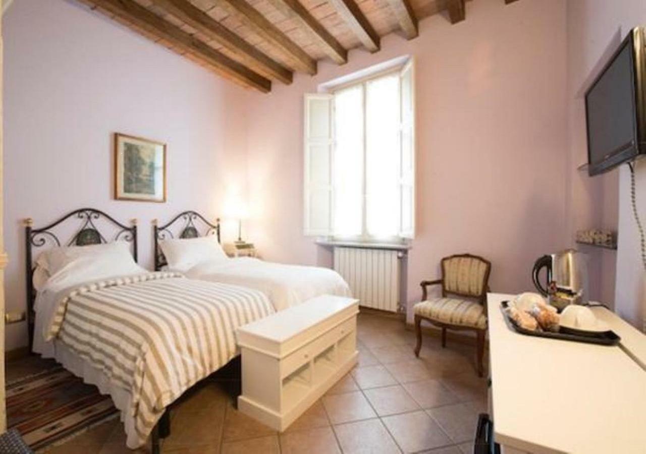Hotel Il Cortiletto Plasencia Exterior foto