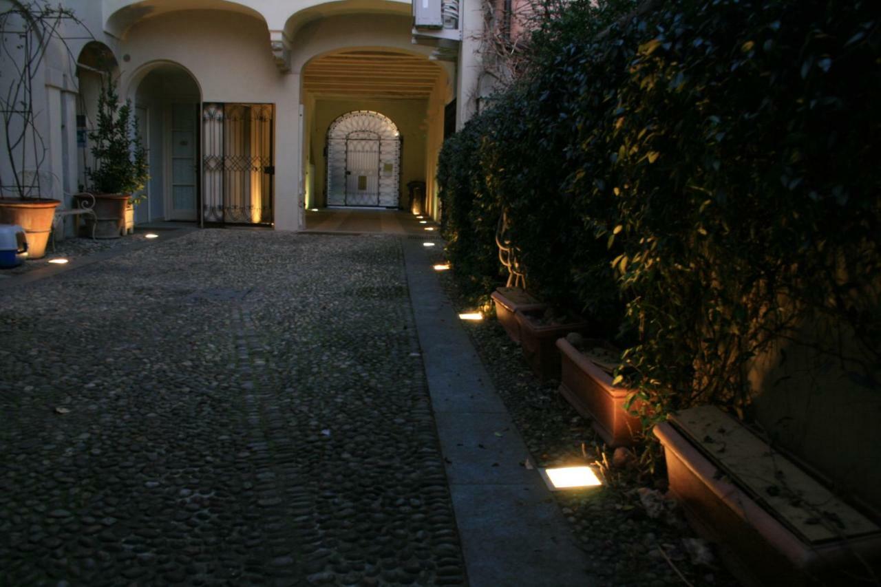 Hotel Il Cortiletto Plasencia Exterior foto
